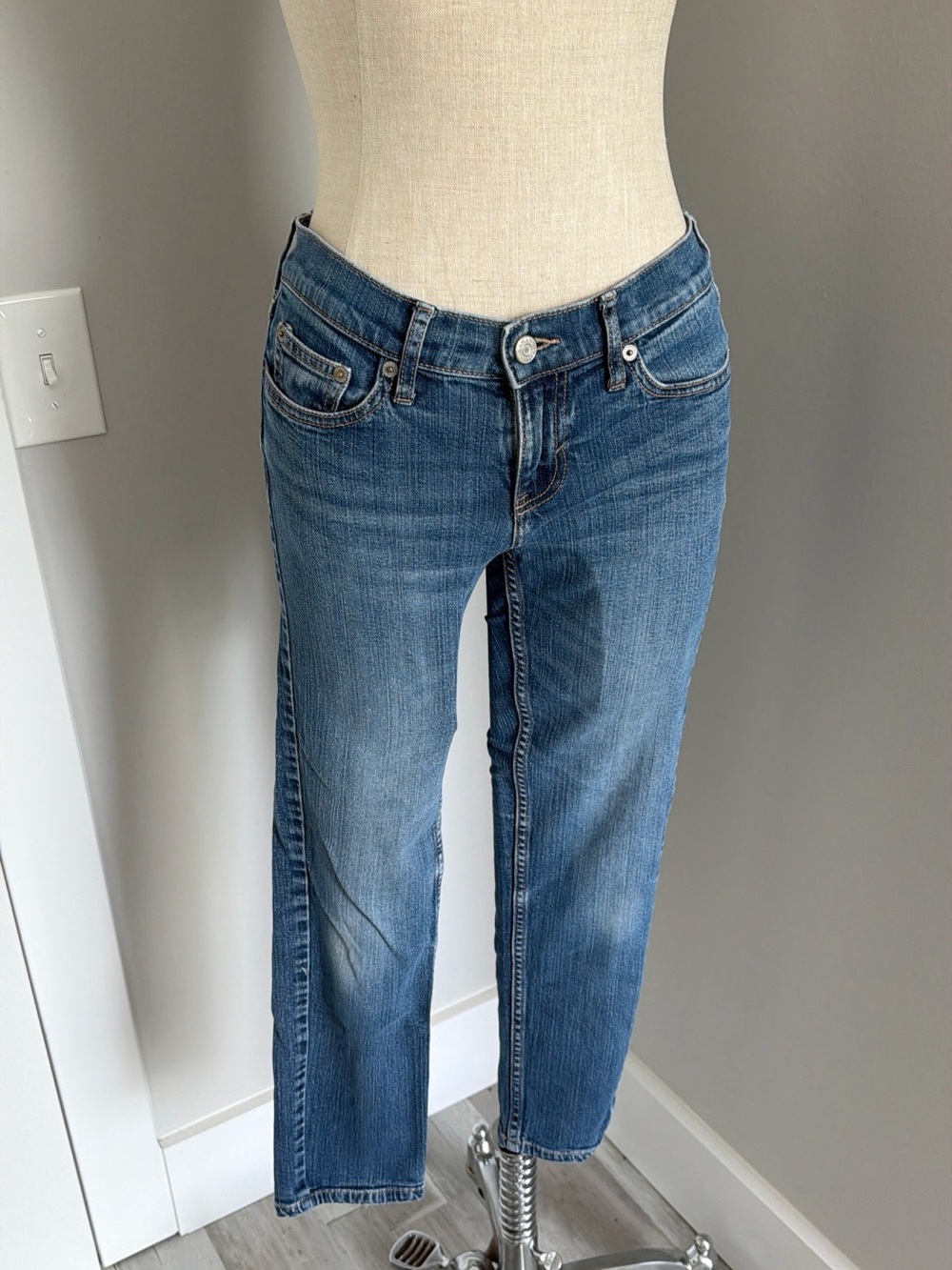 Banana Republic Girlfriend Jean Women's Straight Blue Medium Wash Denim Sz 00P